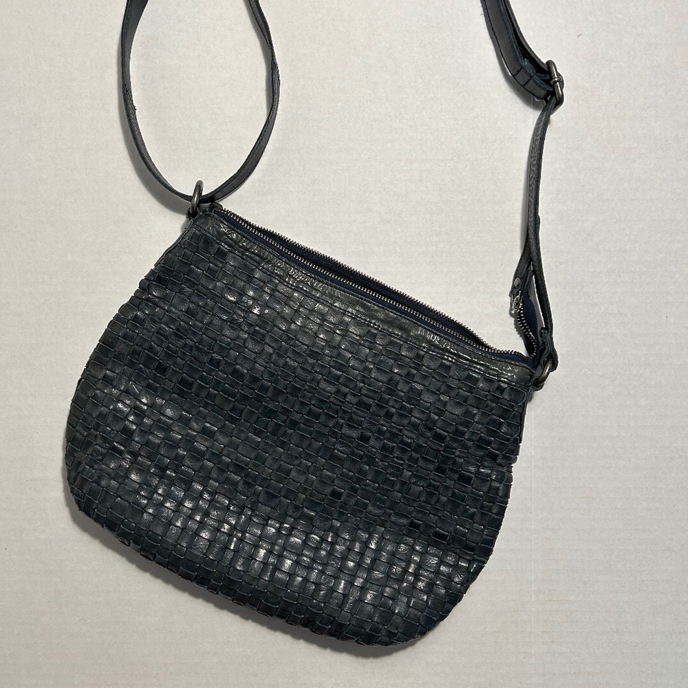 VILENCA HOLLAND NAVY BLUE WOVEN LEATHER CROSSBODY BAG